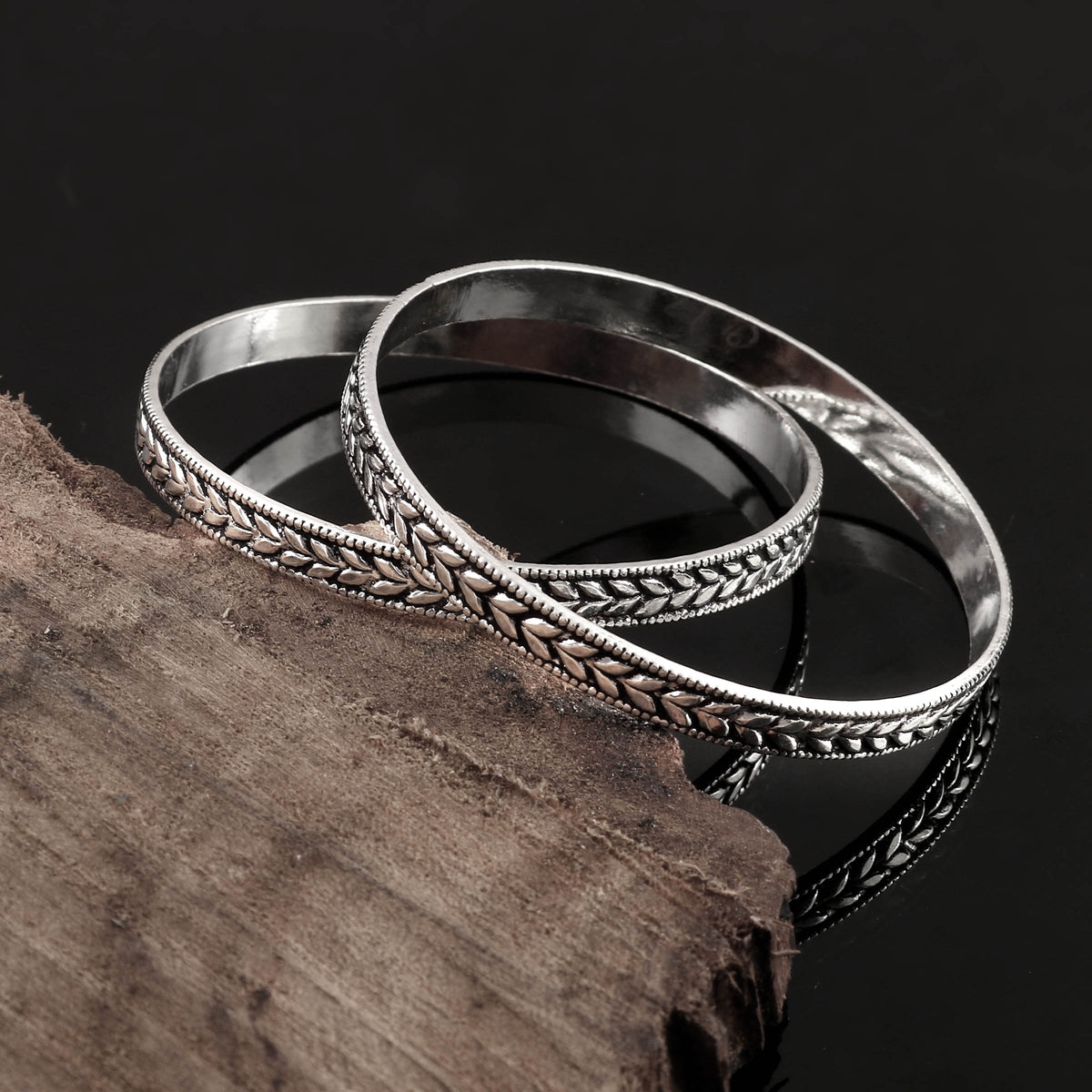 The Laurel Leaf Bangle Set