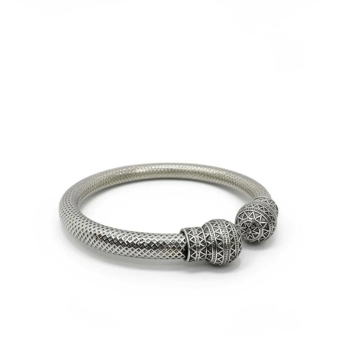 The Dual-Tone Mesh Sentinel Kada