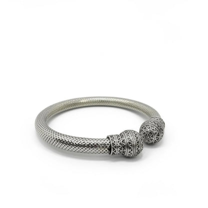 The Dual-Tone Mesh Sentinel Kada