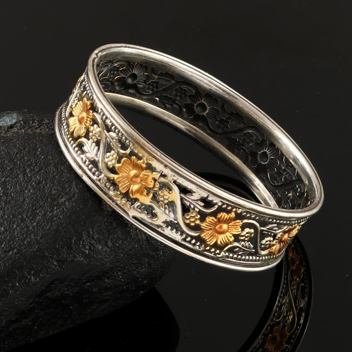 The Gilded Floral Vine Kada