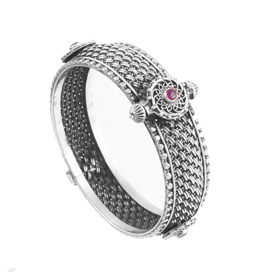 The Interwoven Mesh Ruby Kada