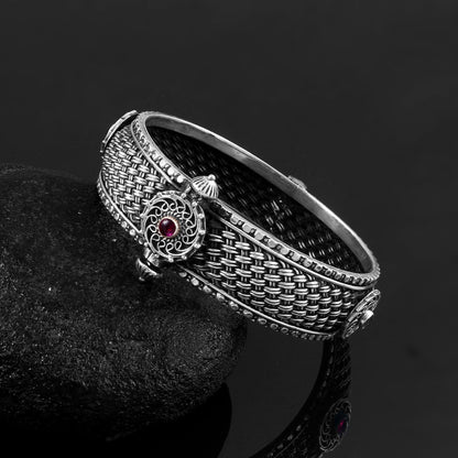 The Interwoven Mesh Ruby Kada