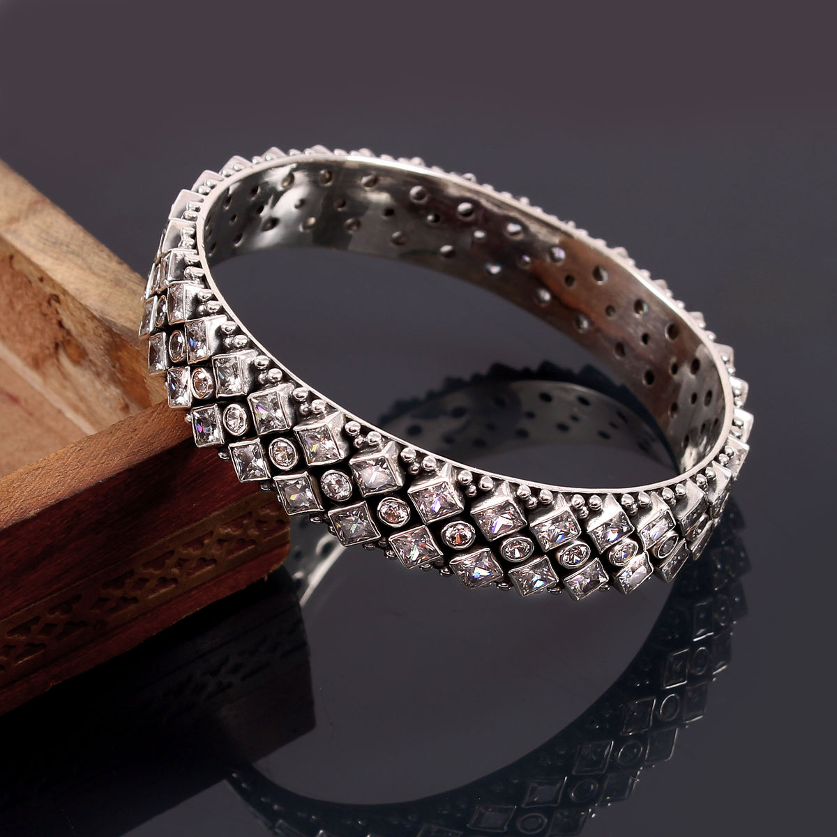 Astra Crystal Kada