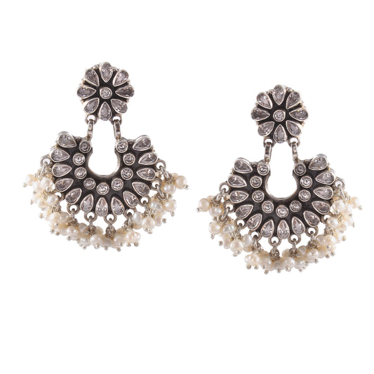 Ishara Studs
