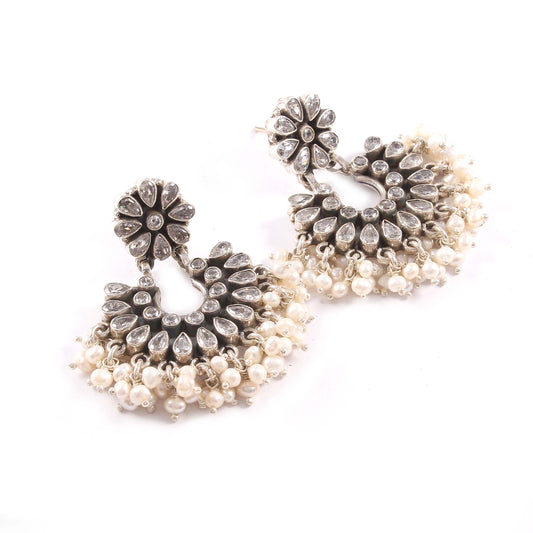 Ishara Studs
